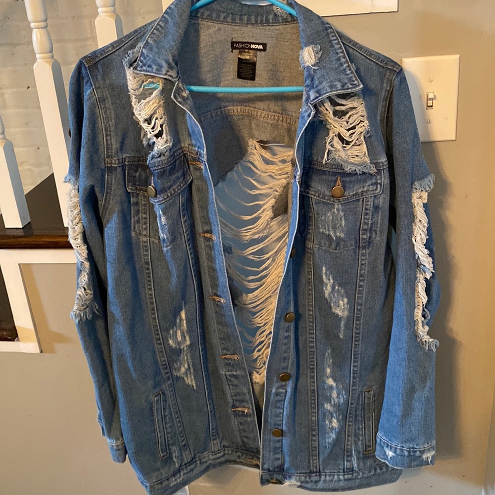 FASHION NOVA JEAN JACKET SIZE M